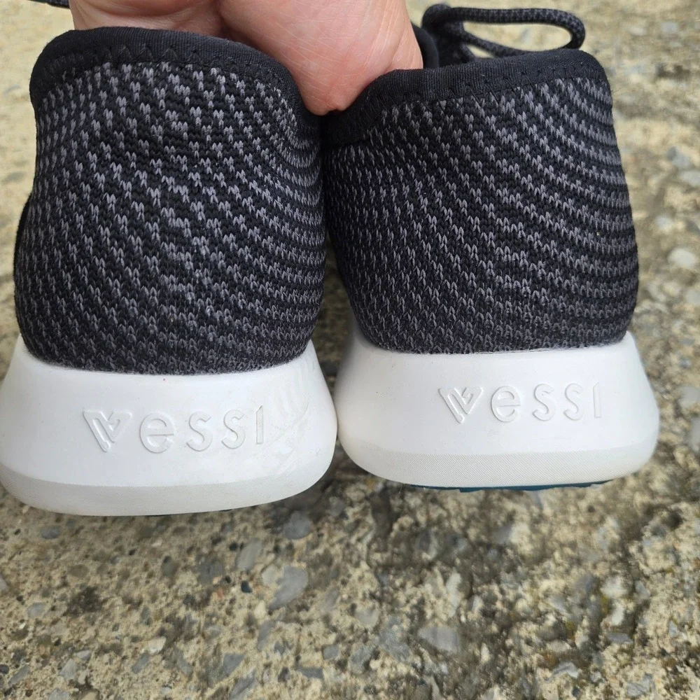 Vessi every day classic sneaker Size Womens sz 11